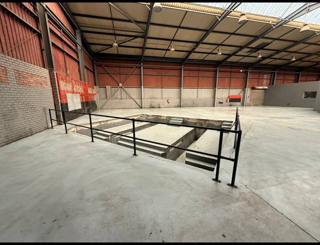 703M² WAREHOUSE TO LET IN CHLOORKOP